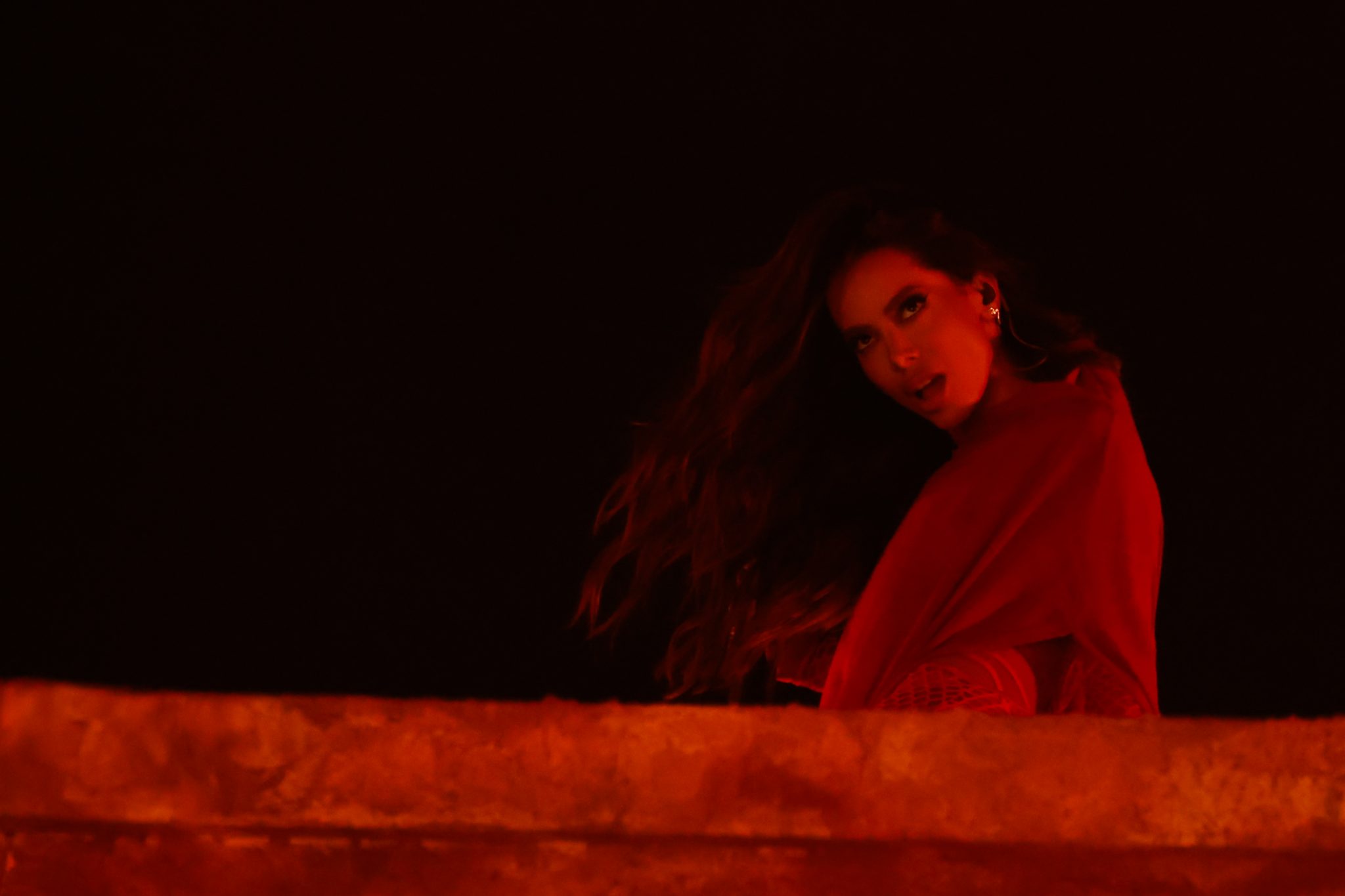 Anitta e The Weeknd arrasam no clipe ao vivo de “São Paulo”, uma faixa inédita que acaba de ser lançada!