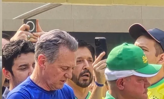 Ricardo Nunes chega com Bolsonaro e Tarcísio para ato que pede impeachment de Moraes