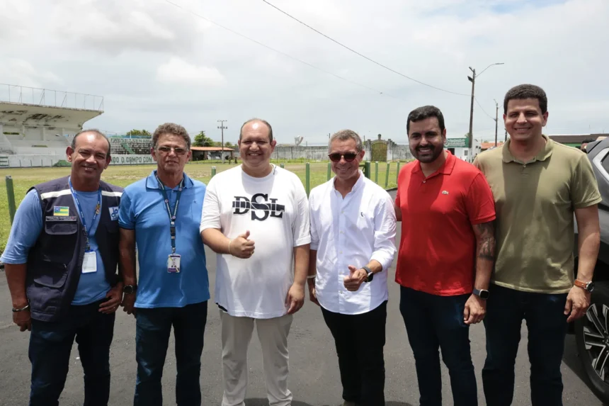 Fábio Mitidieri visita obra no Parque de Exposição