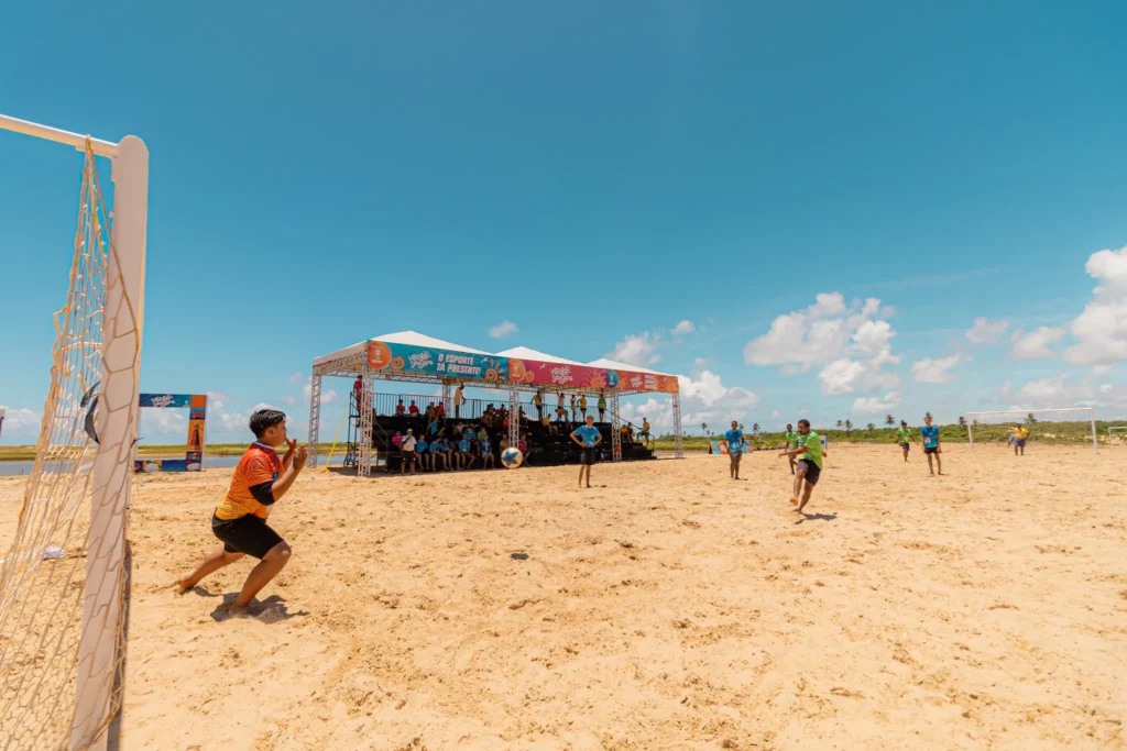 Programação esportiva do Verão Sergipe atrai atletas e turistas para atividades na praia de Pirambu