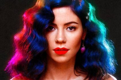 Dez anos depois, o disco “FROOT” ganha relançamento em vinil por Marina, incluindo uma faixa inédita.