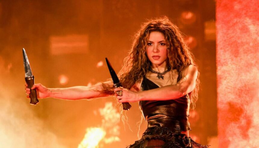 A produtora anunciou que a nova turnê de Shakira já superou a marca de 2 milhões de ingressos vendidos.