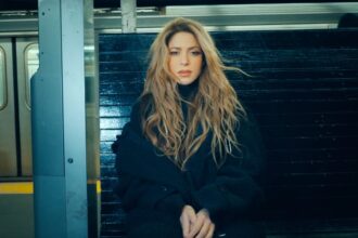 Shakira estreia clipe de “Última”, gravado em Nova Iorque, e emociona fãs