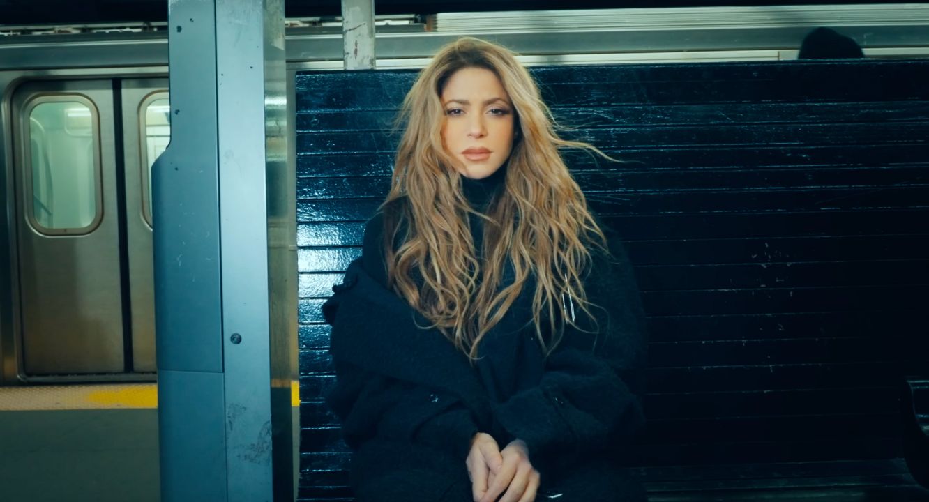 Shakira estreia clipe de “Última”, gravado em Nova Iorque, e emociona fãs