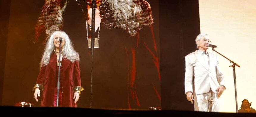 Com mais de 500 mil ingressos vendidos, Caetano Veloso e Maria Bethânia encerram turnê