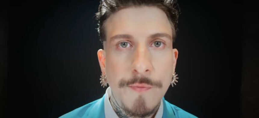 Getúlio Abelha leva o show do disco Autópsia ao Sesc Belenzinho, em São Paulo.