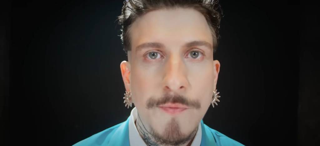 Getúlio Abelha leva o show do disco Autópsia ao Sesc Belenzinho, em São Paulo.