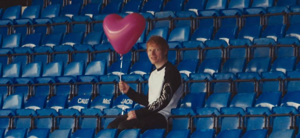 Com o single inédito “Azizam”, Ed Sheeran dá início à nova era “Play”; confira!