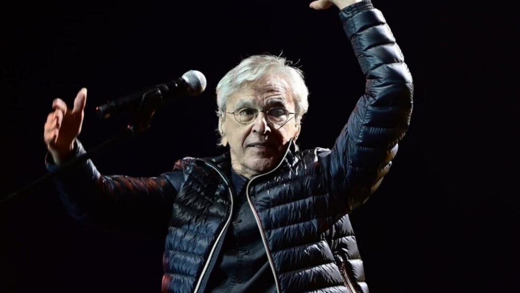 Após shows com a irmã Maria Bethânia, Caetano Veloso estreia turnê de festivais.