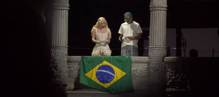 Lady Gaga se emociona em show histórico no Brasil