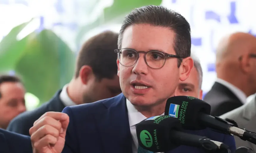 Motta volta atrás e diz que Câmara decidirá futuro de Carla Zambelli
