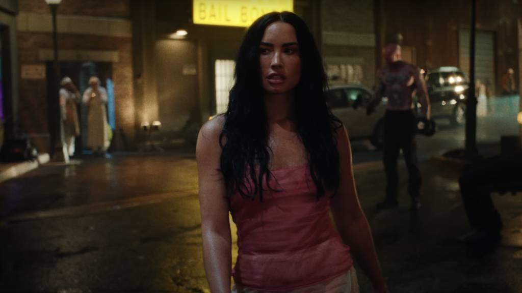 Com o single “Fast”, Demi Lovato acelera tudo em seu retorno.