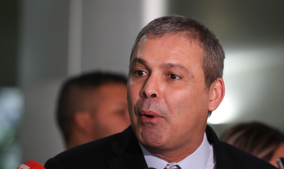 Líderes da Câmara decidem adiar votação sobre foro privilegiado e anistia - Imagem do artigo original
