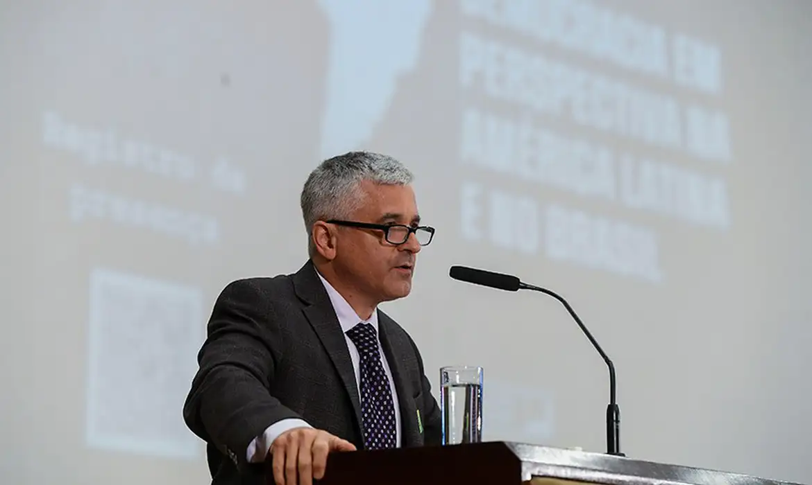 Levitsky avalia riscos de autoritarismo e ressalta defesa da democracia - Imagem do artigo original