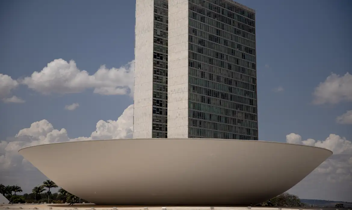 Câmara dos Deputados agenda votação de regras para proteger crianças e adolescentes nas redes sociais - Imagem do artigo original