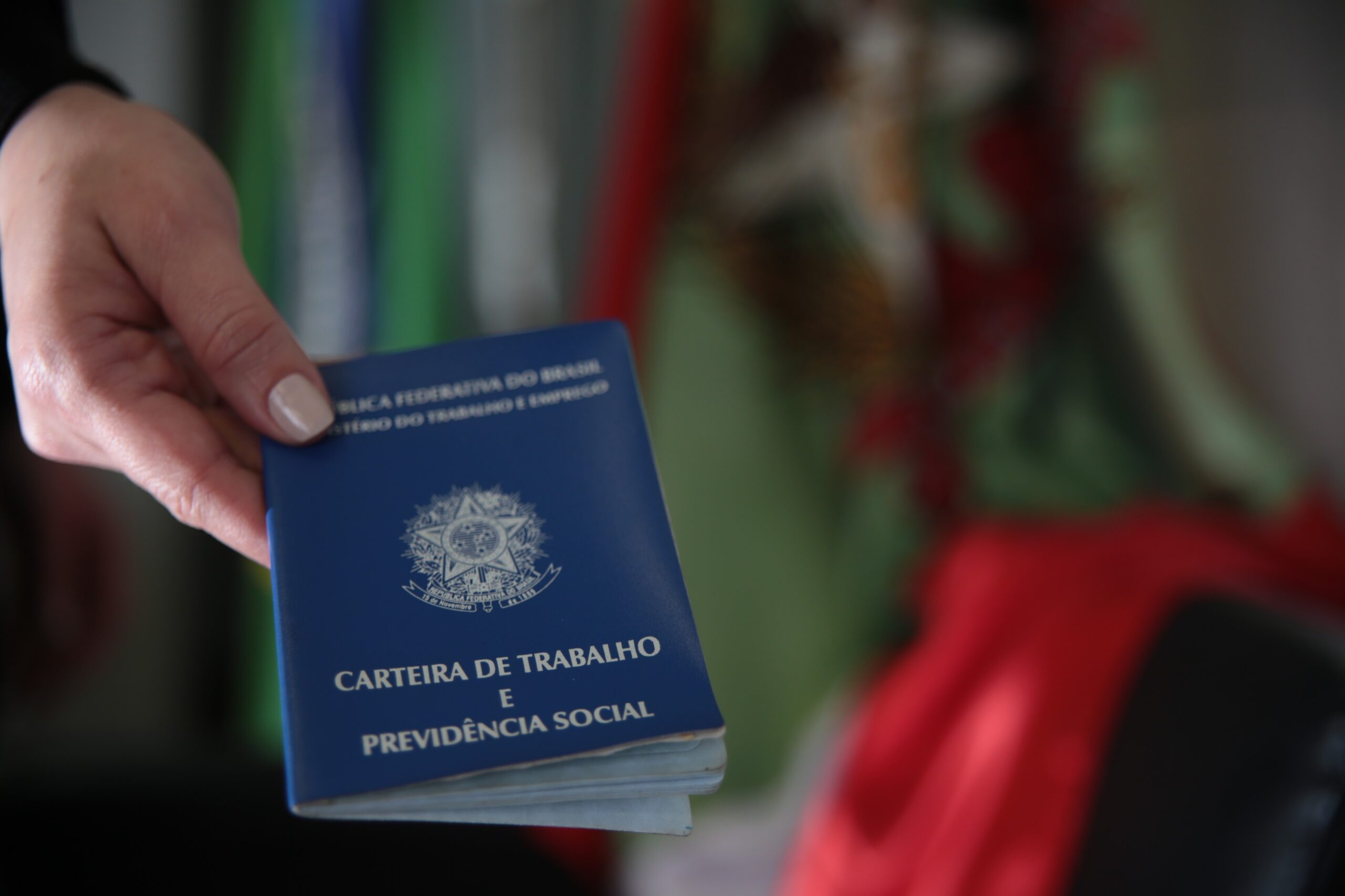 Desemprego recua em 18 estados no 2º trimestre de 2025, aponta IBGE - Imagem do artigo original