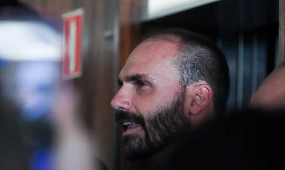 Conselho de Ética da Câmara abre processo para avaliar mandato de Eduardo Bolsonaro - Imagem do artigo original