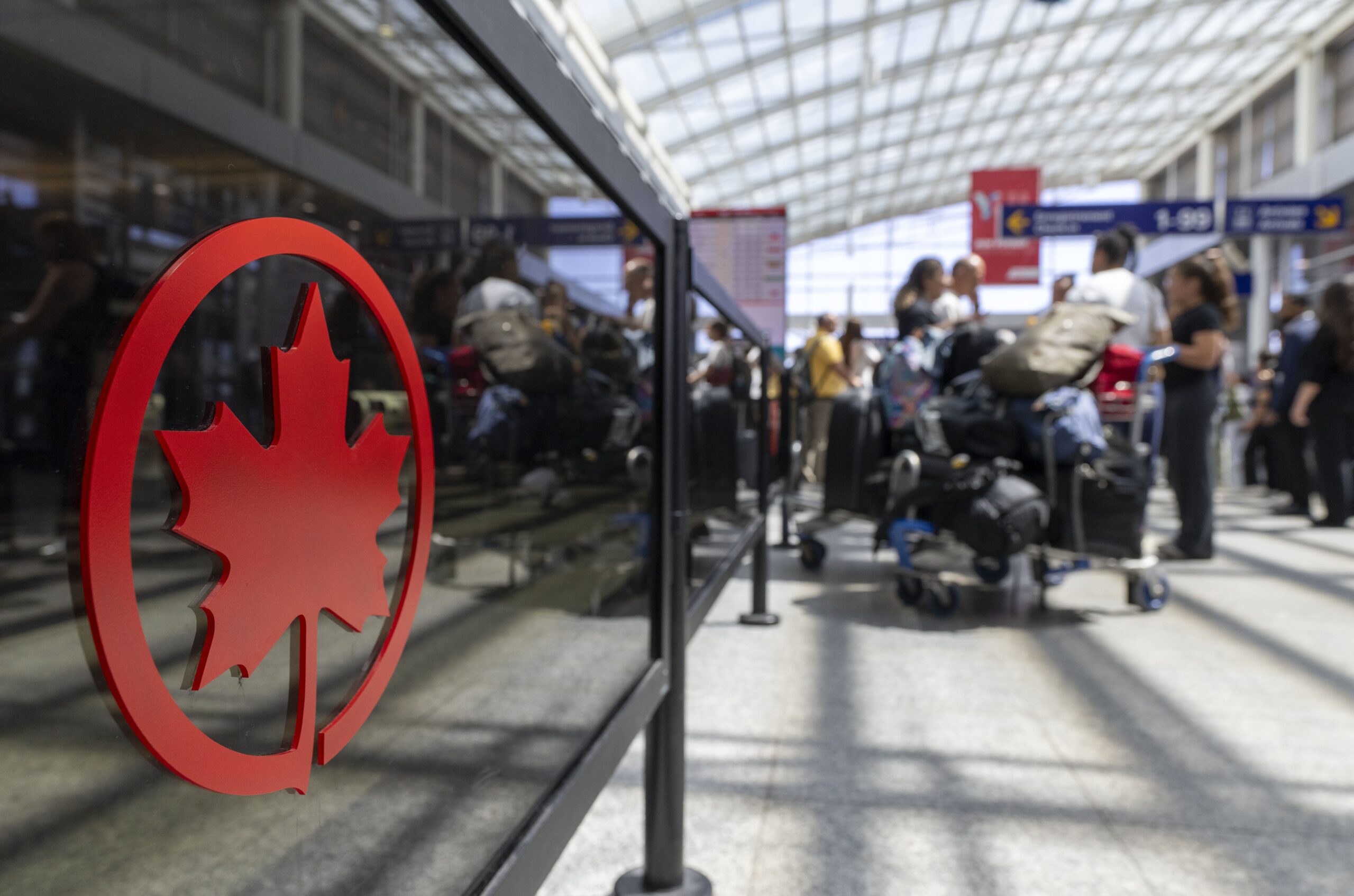 Greve de comissários faz Air Canada suspender todos os voos; rotas em Guarulhos sofrem cancelamentos - Imagem do artigo original