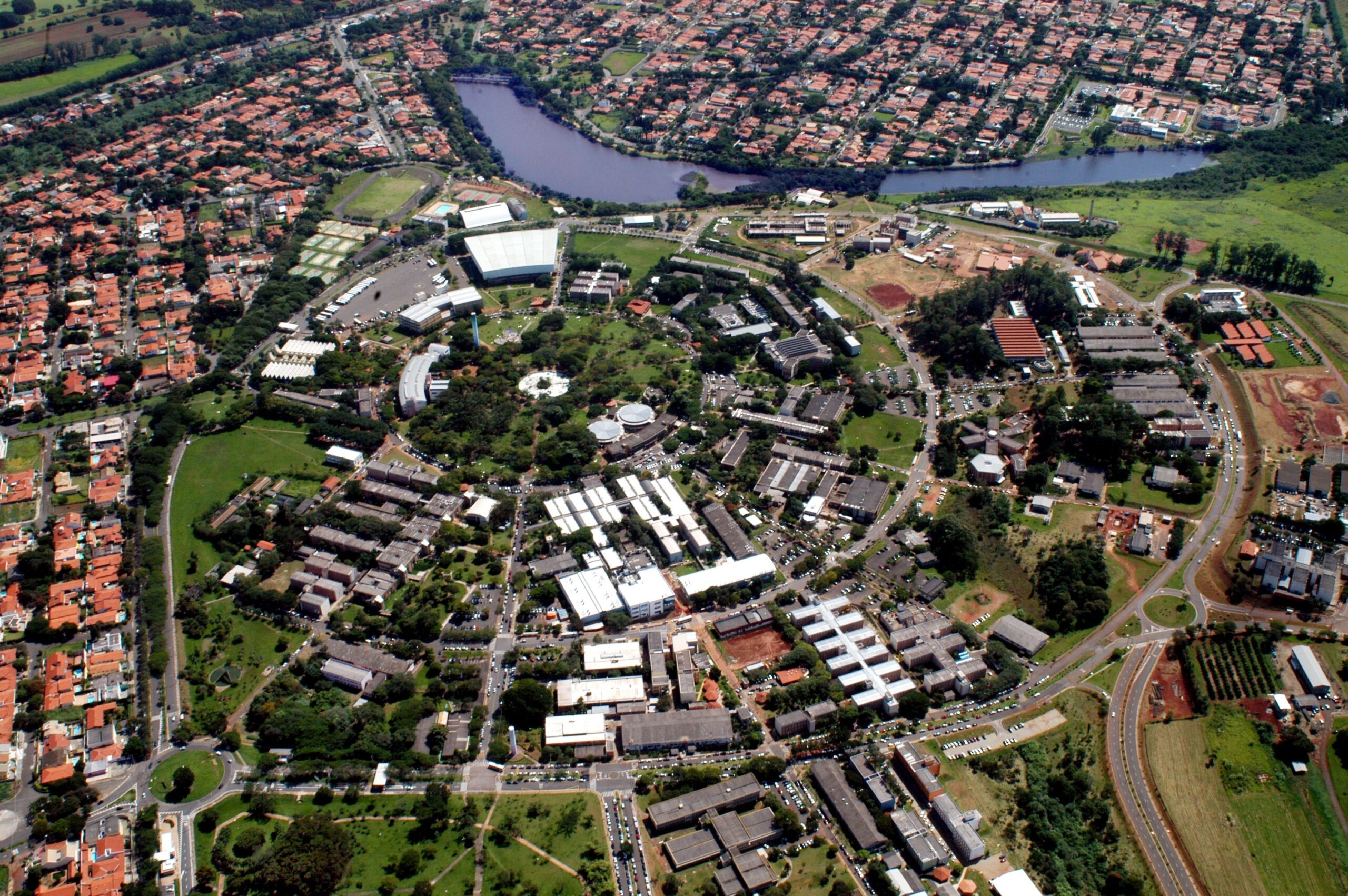 Unicamp abre inscrições para 21 vagas; salários chegam a R$ 9,7 mil - Imagem do artigo original