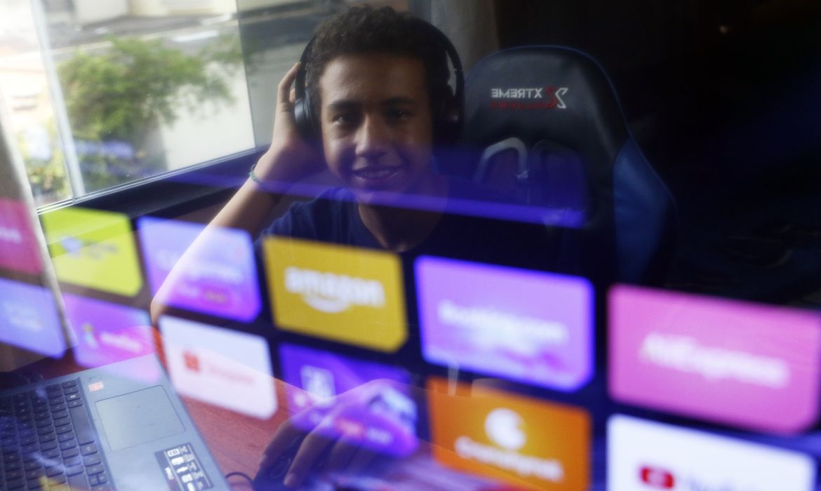 Câmara deve votar projeto que amplia proteção de crianças na internet - Imagem do artigo original