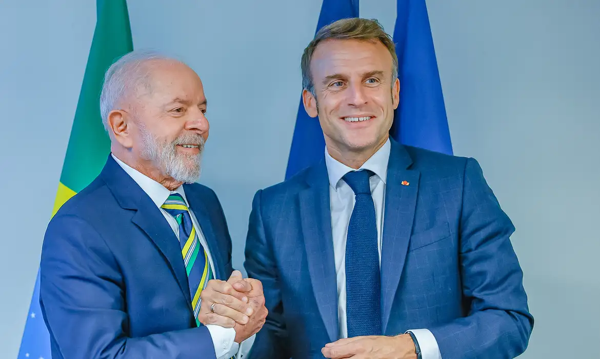 Lula critica aumento de tarifas dos EUA em conversa com Macron - Imagem do artigo original