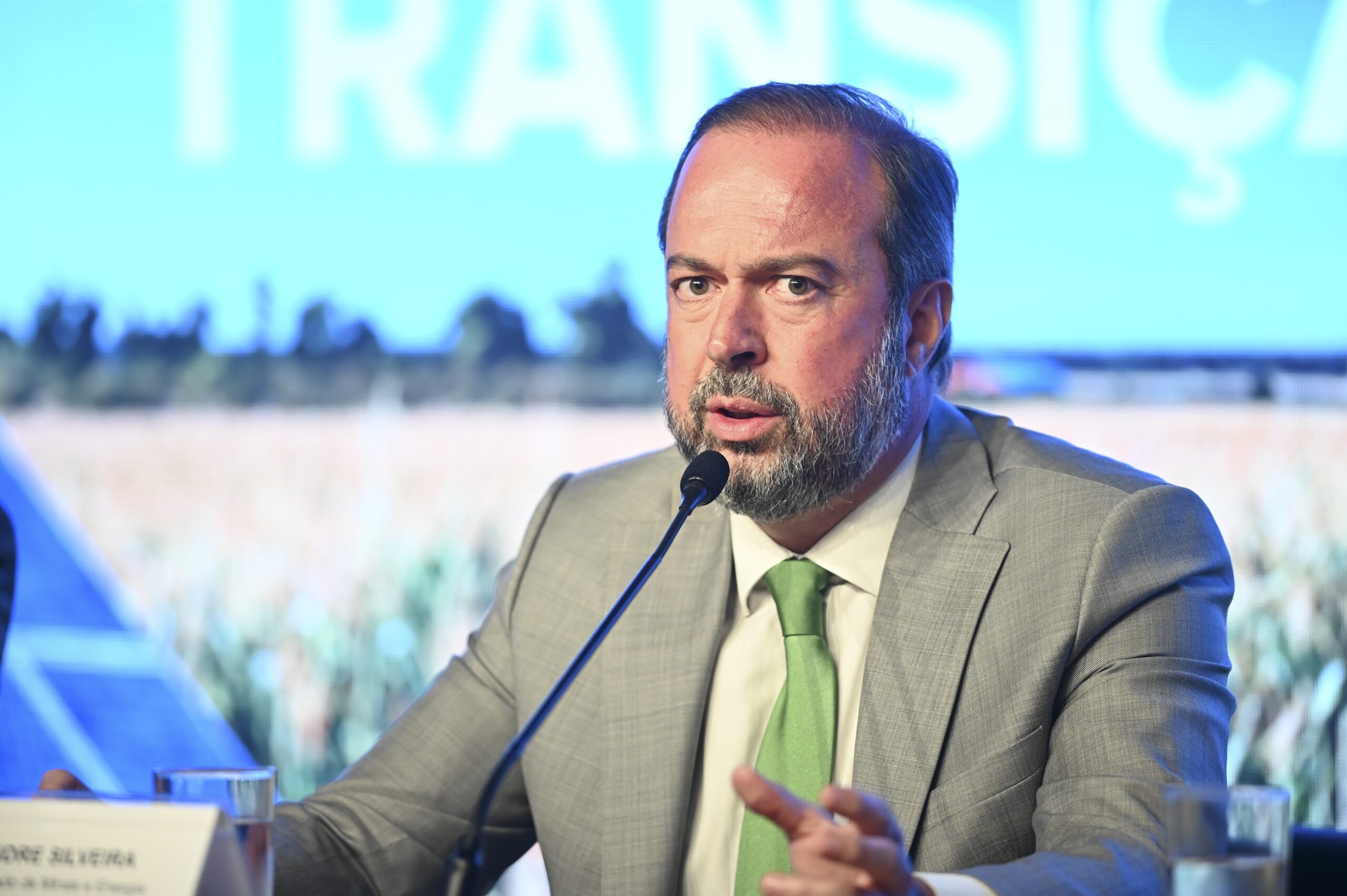 Governo intensifica articulação para votar MP que amplia tarifa social de energia antes de caducar - Imagem do artigo original