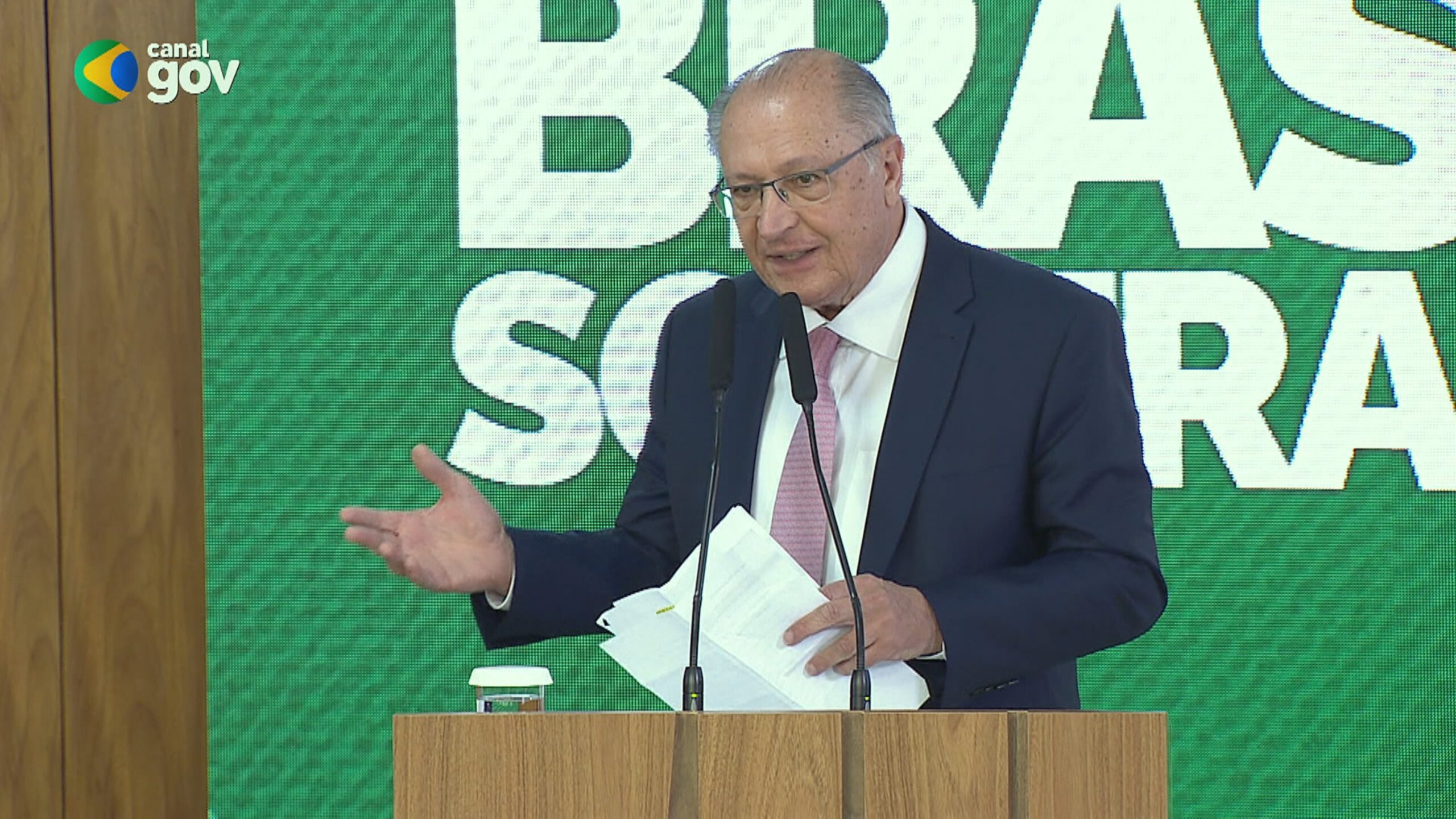 Alckmin aposta em diálogo para derrubar tarifa dos EUA e expandir comércio brasileiro - Imagem do artigo original