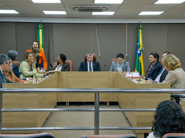Alese aprova incentivo a auditores fiscais e reajusta bônus de aposentados da Sefaz