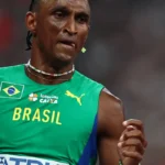 Alison dos Santos conquista prata nos 400 m com barreiras no Mundial de Tóquio
