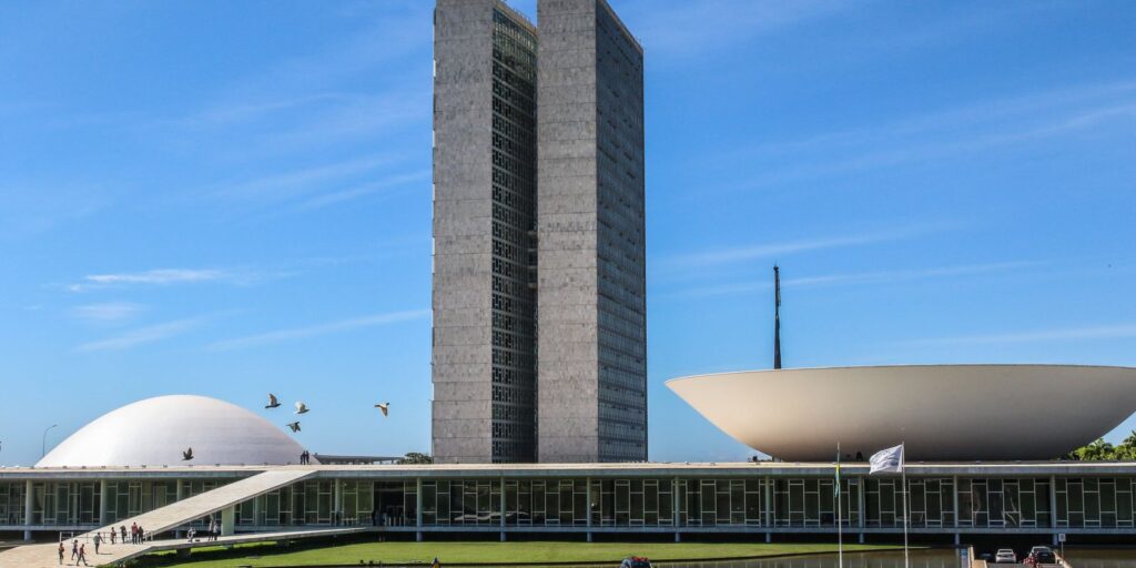 Depoimento na CPMI do INSS e projeto de isenção do IR movimentam Congresso nesta segunda