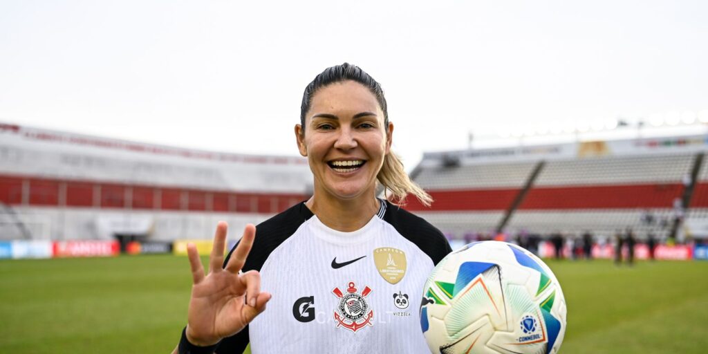 Corinthians atropela Boca Juniors e garante vaga na semifinal da Libertadores Feminina