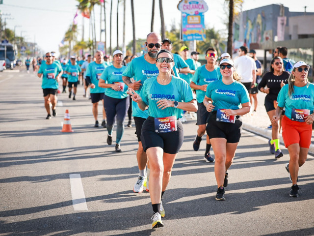 II Corrida dos Servidores reúne 3,5 mil participantes e celebra funcionalismo na Orla da Atalaia