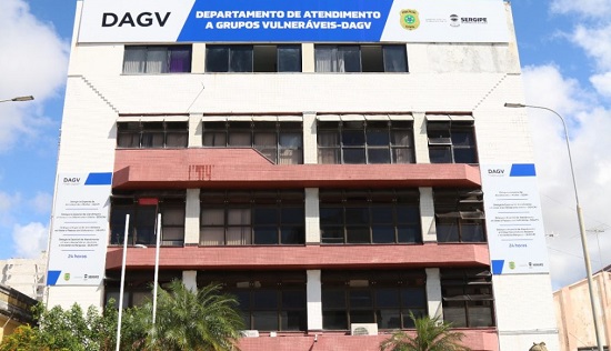 Suspeito de estupro durante sessão de massagem é levado à delegacia em Propriá