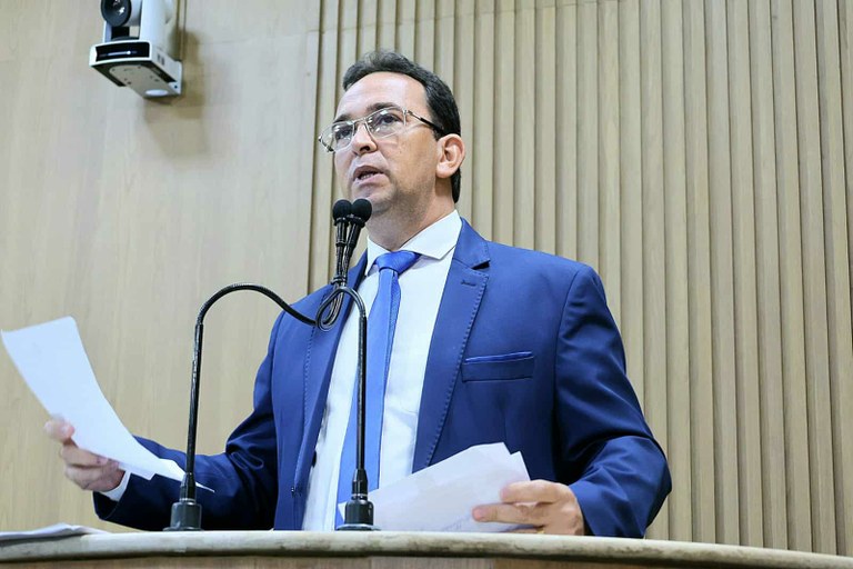 Vereador aponta falha da Prefeitura de Aracaju na compra dos ônibus elétricos