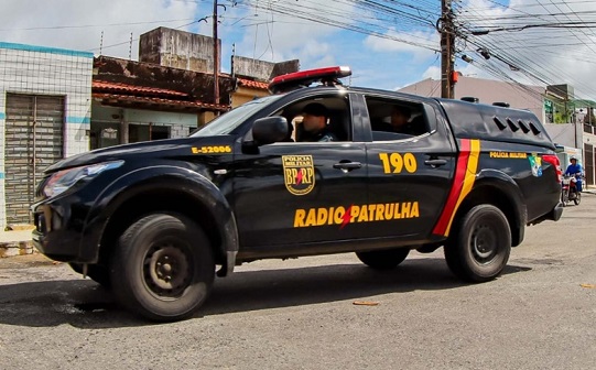 Foragido por tráfico é detido no HPM após se passar por outra pessoa em Aracaju