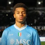 David Neres marca duas vezes, Napoli vence Atalanta e assume a ponta provisória do Italiano