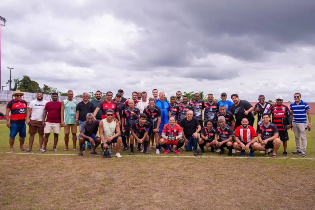 Eduardo Amorim prestigia partida de futebol amador e reforça defesa de mais espaços esportivos em Sergipe
