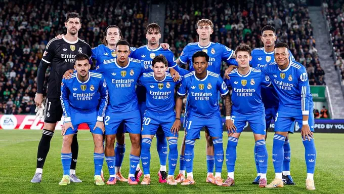 Real Madrid arranca empate com Elche e assume ponta de La Liga