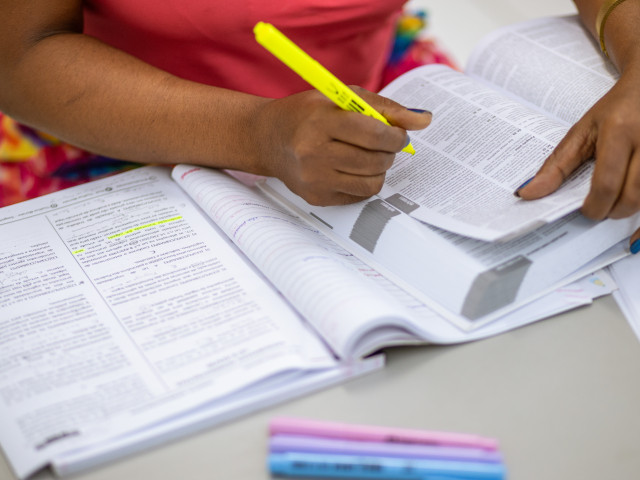Sergipe abre inscrições para concurso com 300 vagas de professores e salários de até R$ 5,1 mil