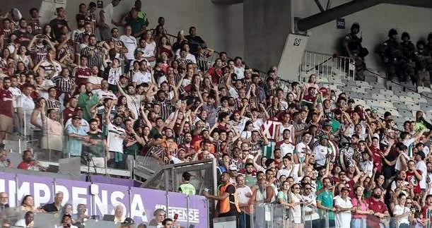 Torcida brasileira ainda se divide sobre SAFs; aprovação atinge 36,4%, aponta AtlasIntel