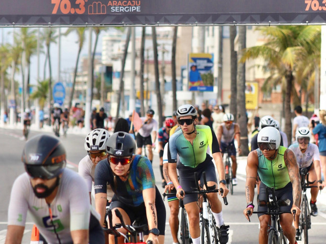 Ironman 70.3 reúne 1.300 atletas e confirma Aracaju no circuito mundial de triatlo até 2026