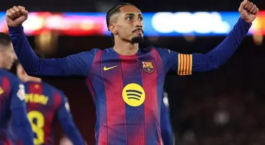 Barcelona vira sobre Atlético de Madrid com Raphinha decisivo e segue líder de La Liga