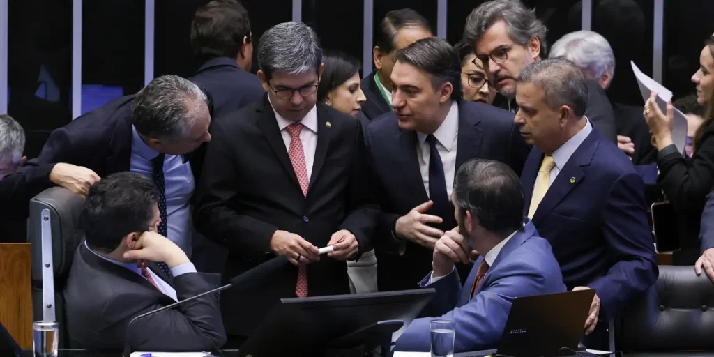 Congresso aprova LDO com quatro meses de atraso
