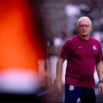 Dorival Júnior admite decepção no Brasileirão e concentra forças na Copa do Brasil