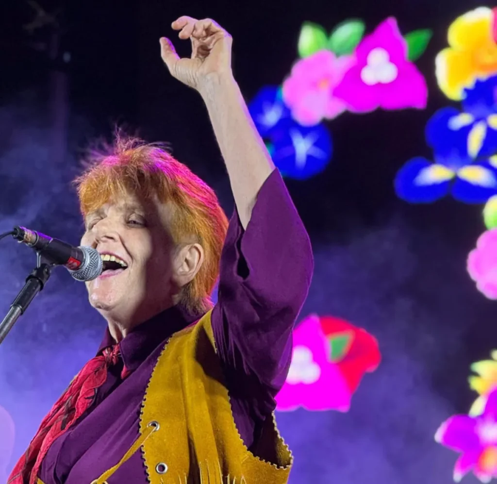 Joésia Ramos comemora 45 anos de carreira com clipe “Ainda Agora e Sempre”