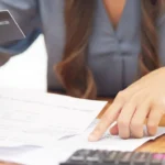 Inflação e carga tributária comprimem renda e elevam custo de vida da classe média no Brasil