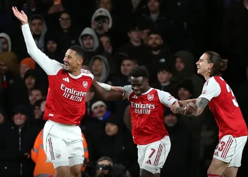 Arsenal supera Crystal Palace nos pênaltis e garante vaga na semifinal da Copa da Liga Inglesa