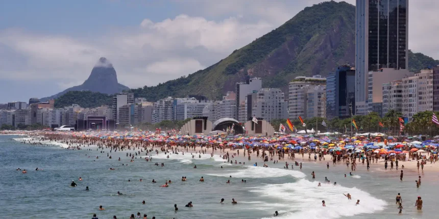 Réveillon no Rio terá 300 viaturas com câmeras para reforçar segurança