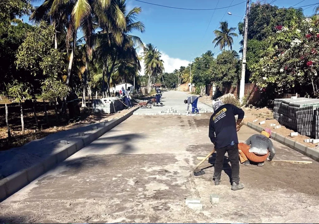 Governo de Sergipe investe mais de R$ 14 milhões em obras de pavimentação e urbanização no litoral de Pacatuba