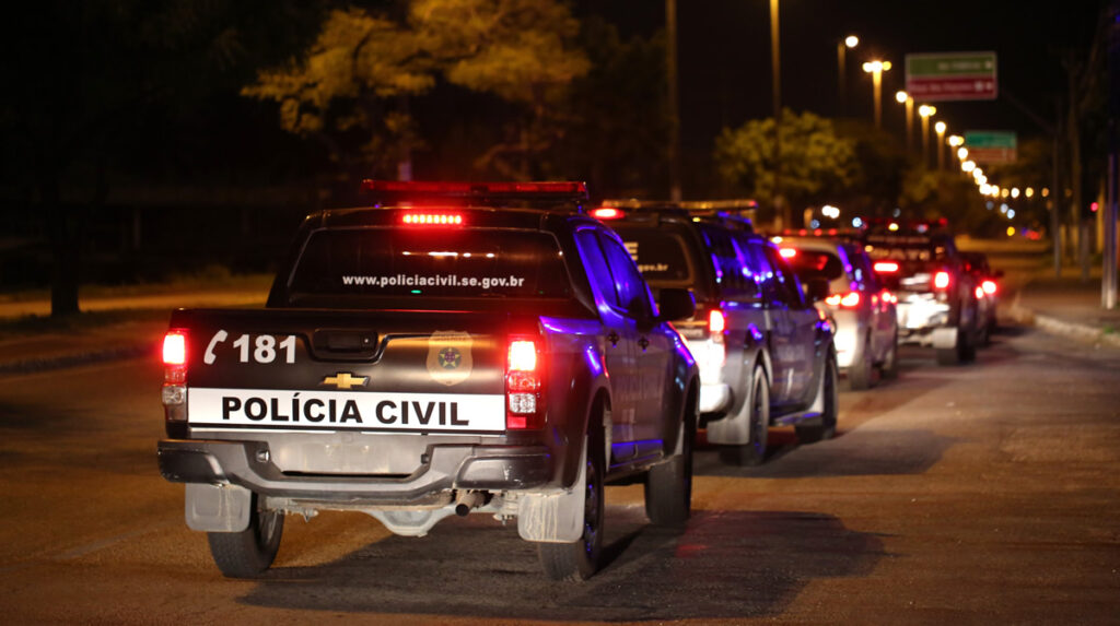 Viaturas na Rua